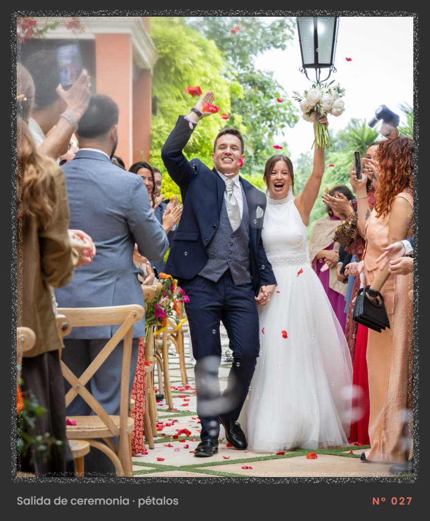 carrusel-01-boda-salida-ceremonia-petalos